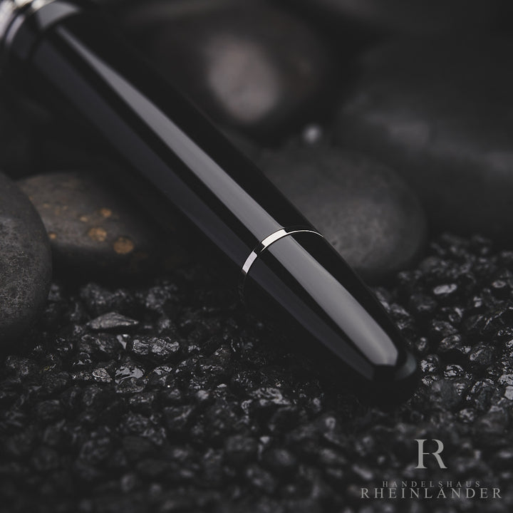 Montblanc Meisterstück Unicef 2013 LeGrand 146 Platinum Fountain Pen ID 109348