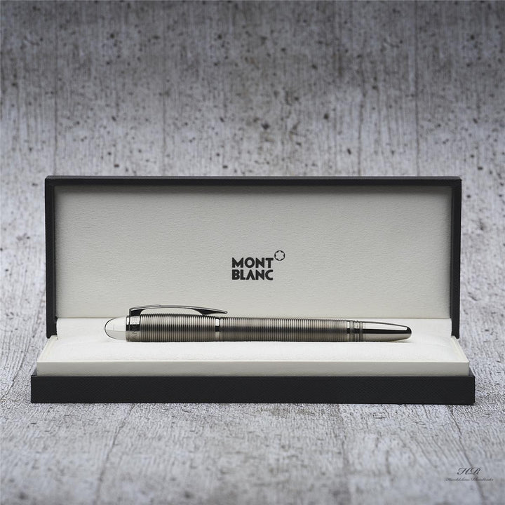 Montblanc Starwalker Midnight Black Metal Rollerball in Geschenkbox