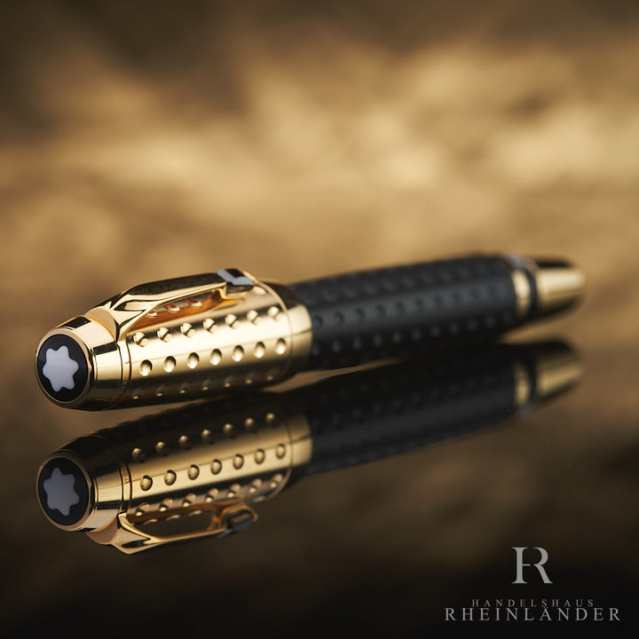 schwarz goldener Montblanc Boheme Stift  vor goldenem Hintergrund