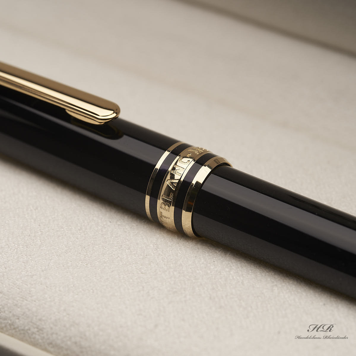 Montblanc Classique Ballpoint Pen Gold – Handelshaus Rheinländer