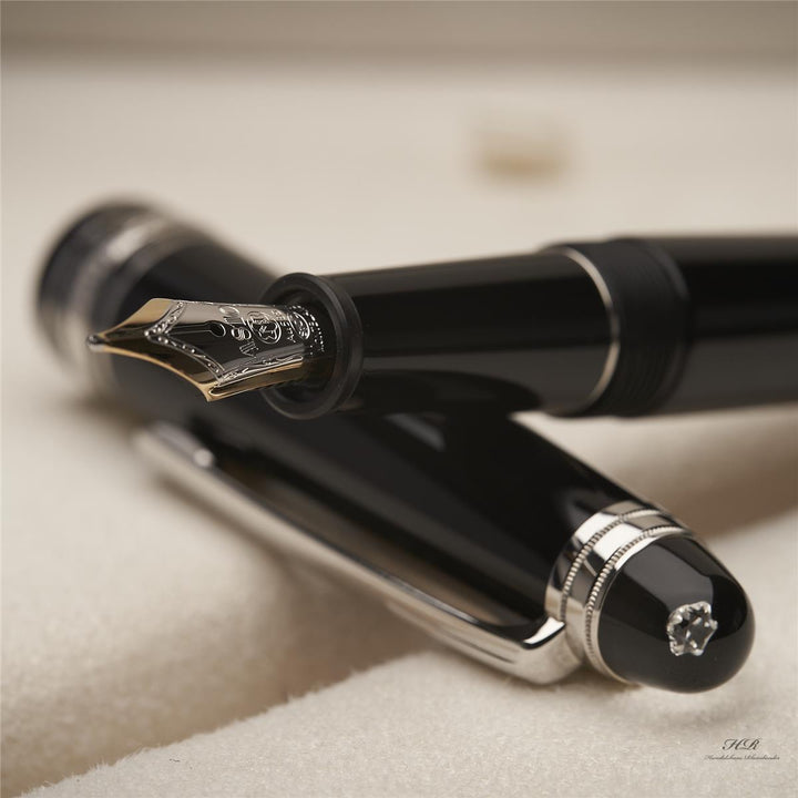 Montblanc Meisterstück Classique Diamond No 145 Platin Füllfederhalter ID 105978