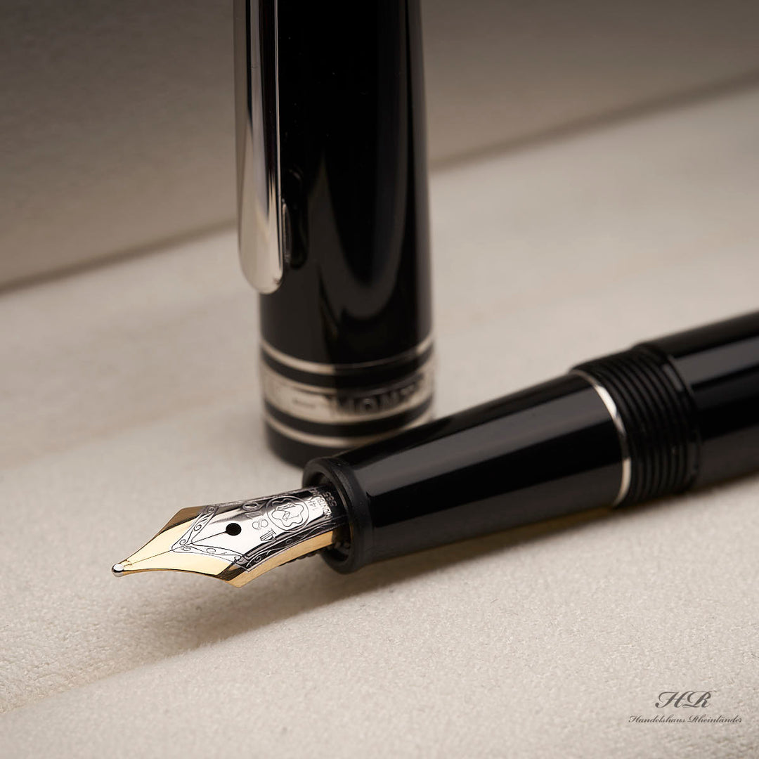 Montblanc Meisterstück Classique No 145 Platinum Line Füllfederhalter ID 106522