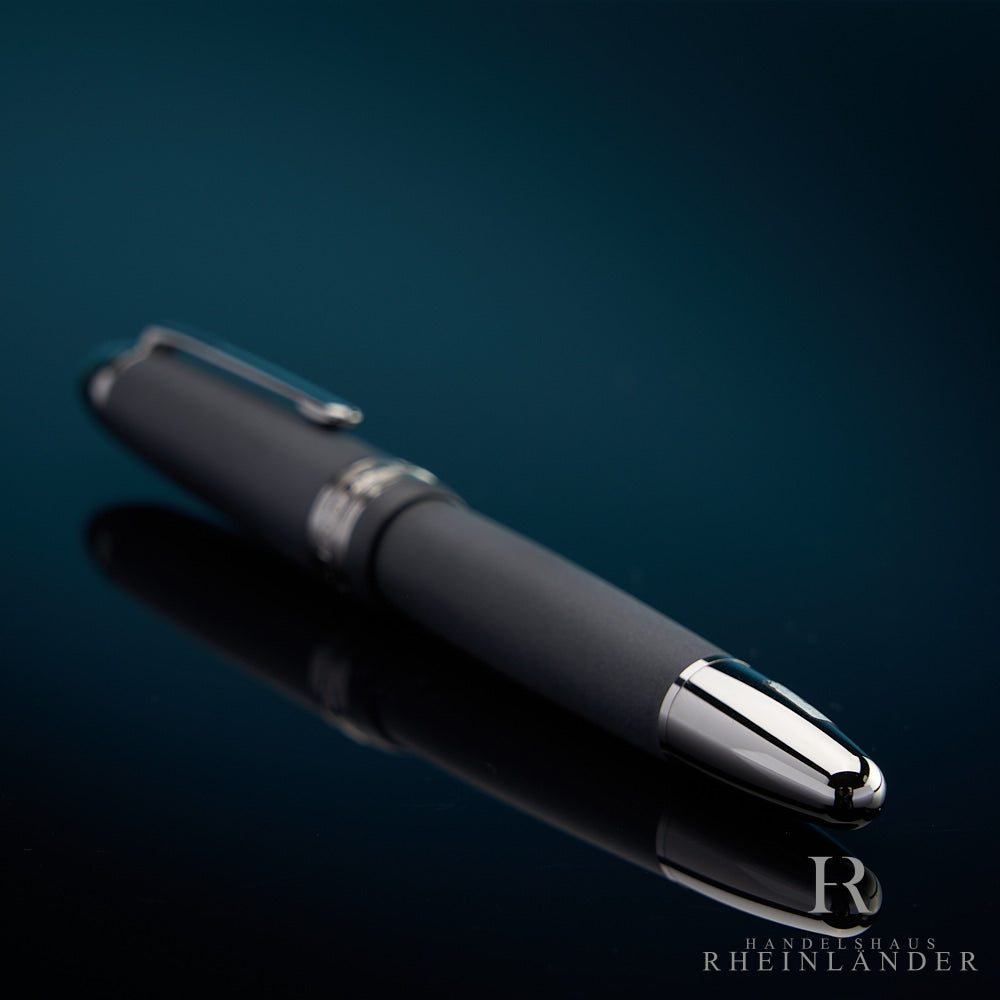 Montblanc Meisterstück Le Grand Ultra Black Edition Fountain Pen ID 114823