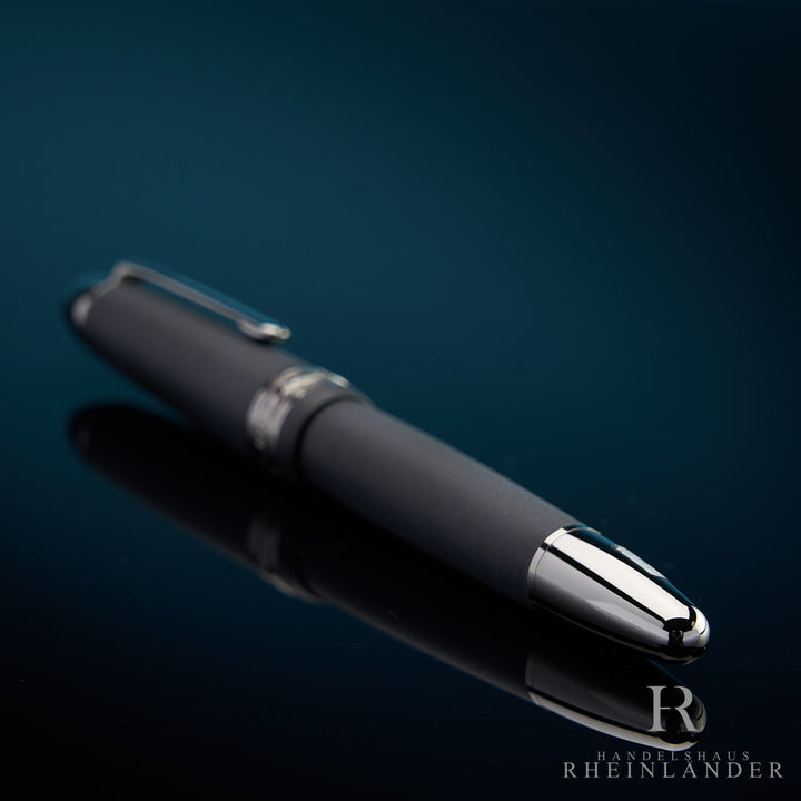 Montblanc Meisterstück Le Grand Ultra Black Edition Fountain Pen ID 114823