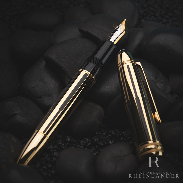 Montblanc Meisterstück Solitaire Gold and Black LeGrand Fountain Pen ID 35975