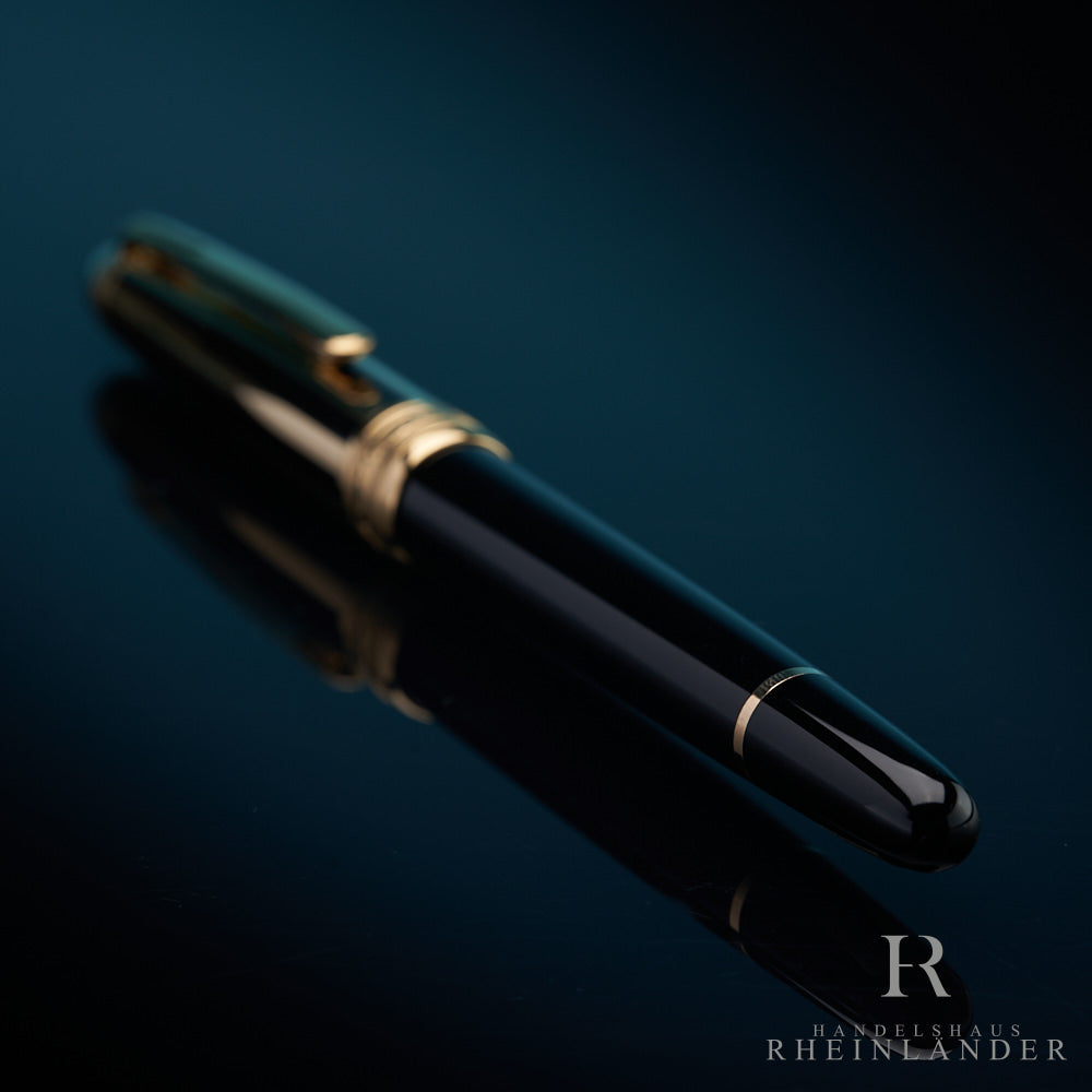 Montblanc Meisterstück Solitaire Gold and Black Doué Classique Füller ID 35986