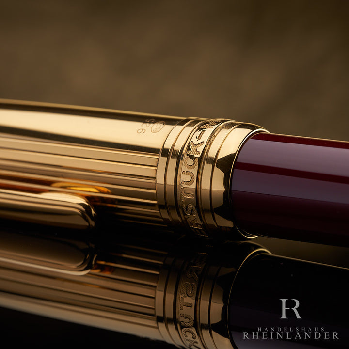 Montblanc Solitaire Doue Bordeaux Vermeil Pinstripe Fountain Pen Classique No144