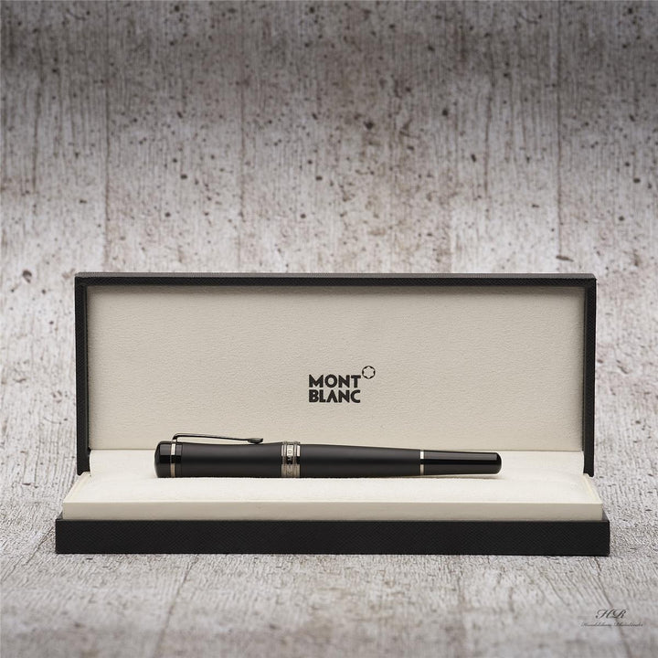 Montblanc Bonheur Boyfriend Matte Black Edelharz Füllfederhalter ID 118497 OVP