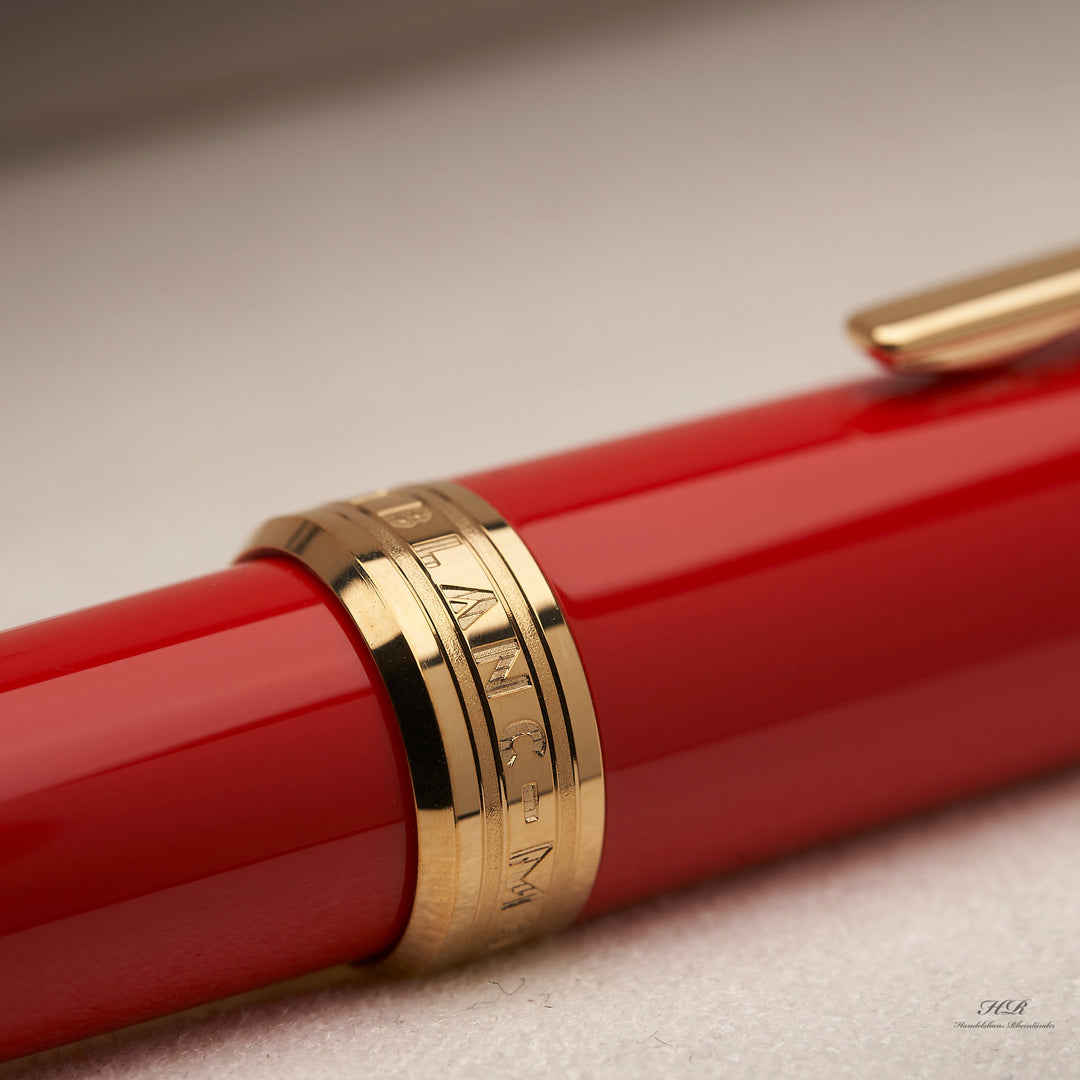 Montblanc PIX Collection Precious Resin Gold Plated Red Rollerball ID 117654 OVP