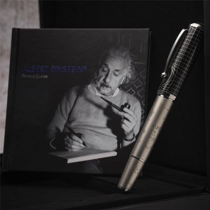 Montblanc Einstein Füller mit dunkler Kappe und Begleitbuch