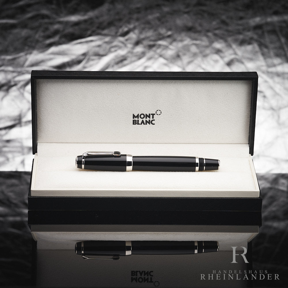 schwarzer Montblanc Boheme Midsize Füller in Geschenkbox vor silbernem Hintergrund