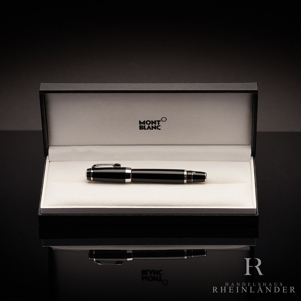 schwarzer Montblanc Boheme Noir Füllfederhalter in Geschenkbox auf schwarzem Tisch