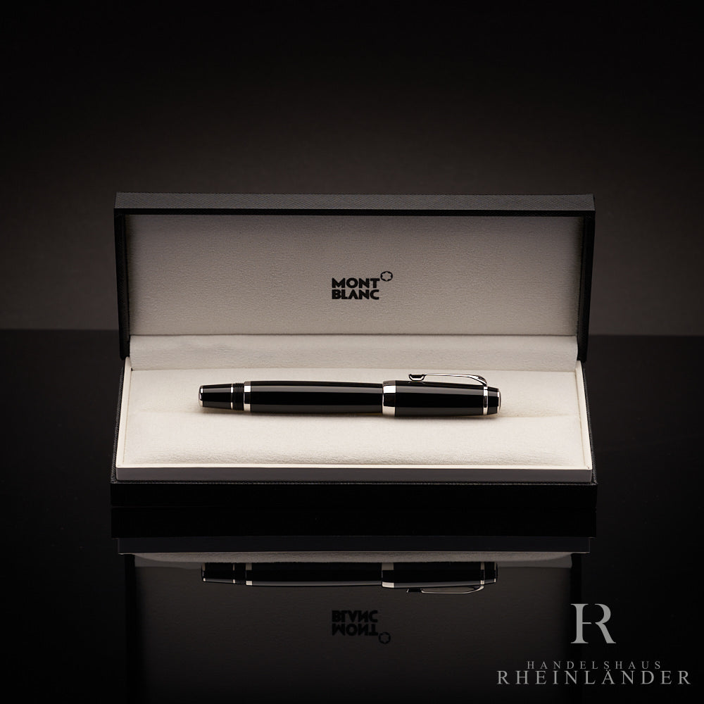 schwarzer Montblanc Boheme Noir Rollerball in Geschenkbox auf schwarzem Tisch