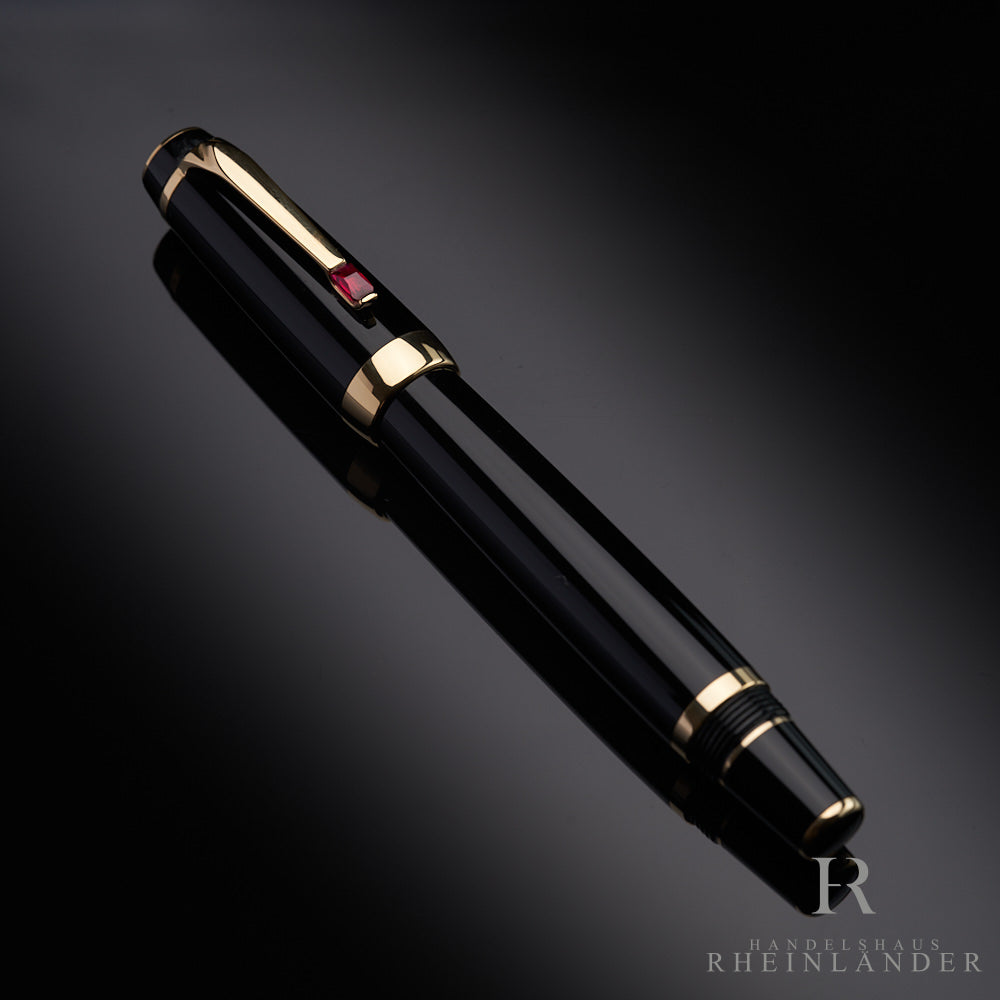 Boheme Rouge Midsize Gold Fountain Pen – Handelshaus Rheinländer