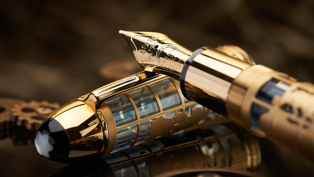 Montblanc Füller in Gold in Detailaufnahme