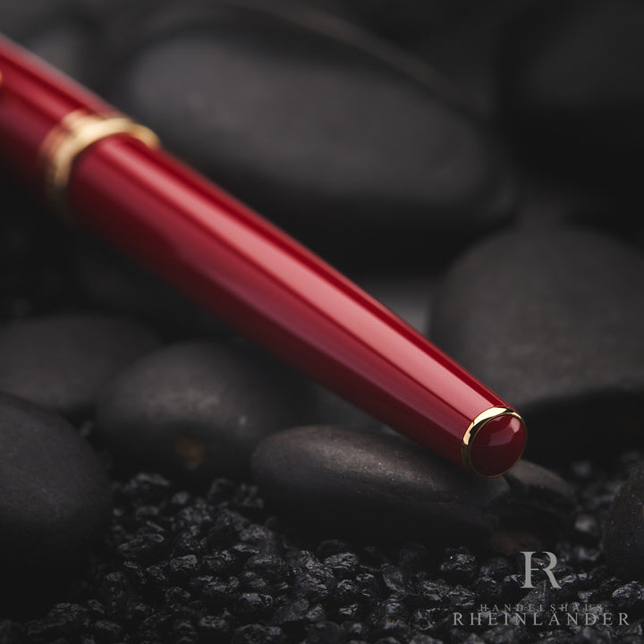 Montblanc Generation Line Red Resin Gold Fittings Fountain Pen ID 13102