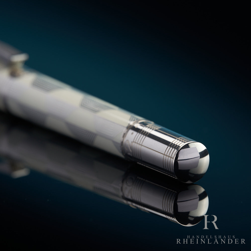 Montblanc Great Characters 2010 Limited Edition 1940 John Lennon fountain pen ID105810