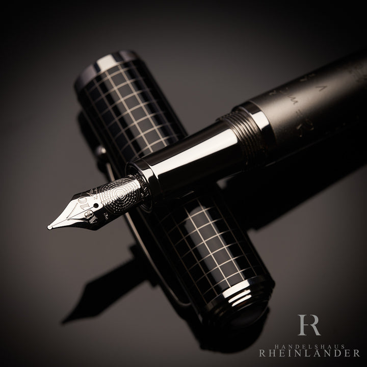 Montblanc Great Characters 2013 Limited Edition Albert Einstein fountain pen ID107472