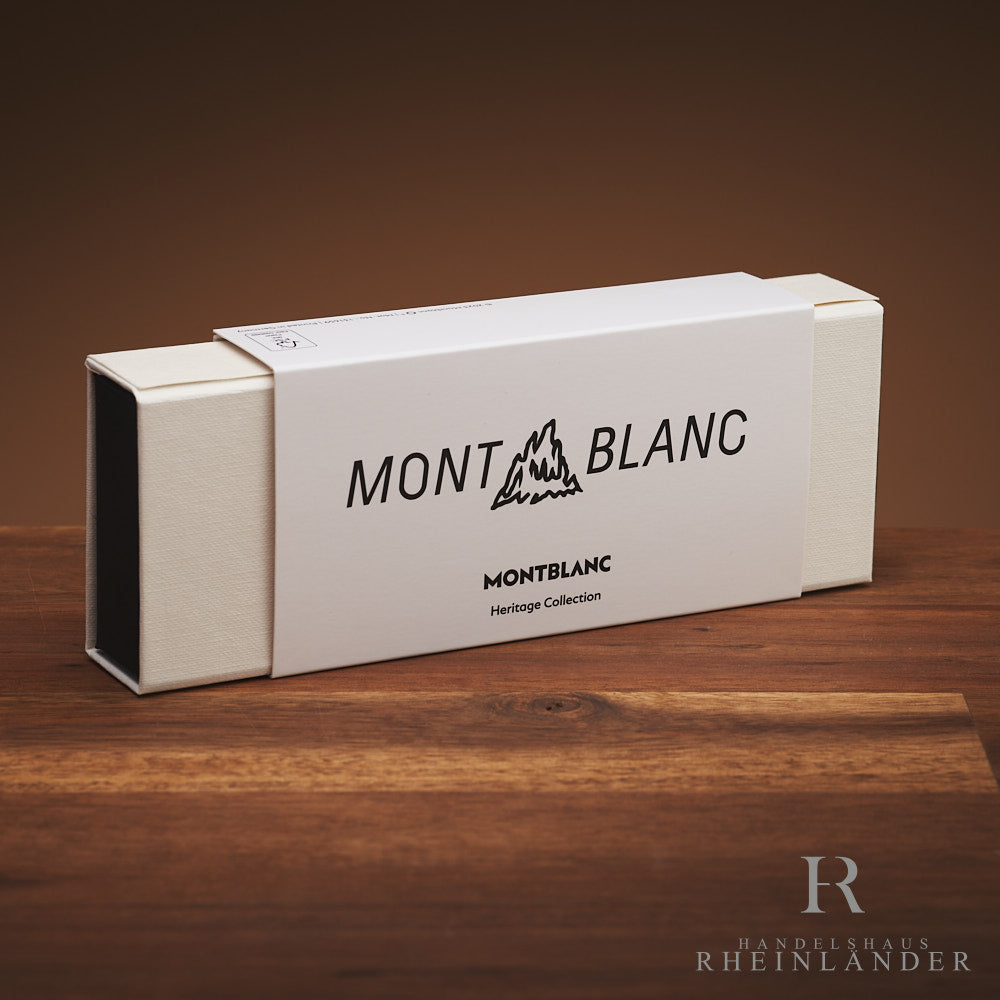 Weiße Montblanc Originalverpackung mit ebenfalls weißer Banderole und Montblanc Schriftzug