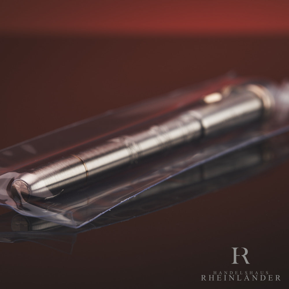 Montblanc Heritage Rouge et Noir Solitaire Serpent LE 1906 Rollerball ID 116555