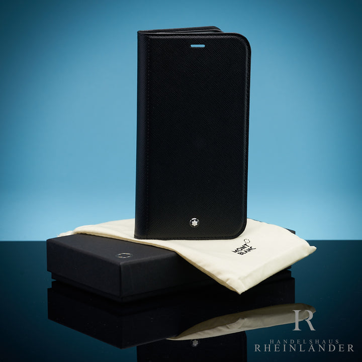 Montblanc iPhone 12 Pro Flip Case aus schwarzem Leder vor blauem Hintergrund