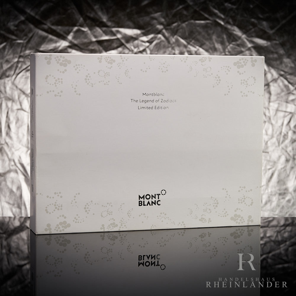 Weiße Montblanc Zodiacs Originalverpackung auf spiegelndem Untergrund und vor silbernem Hintergrund