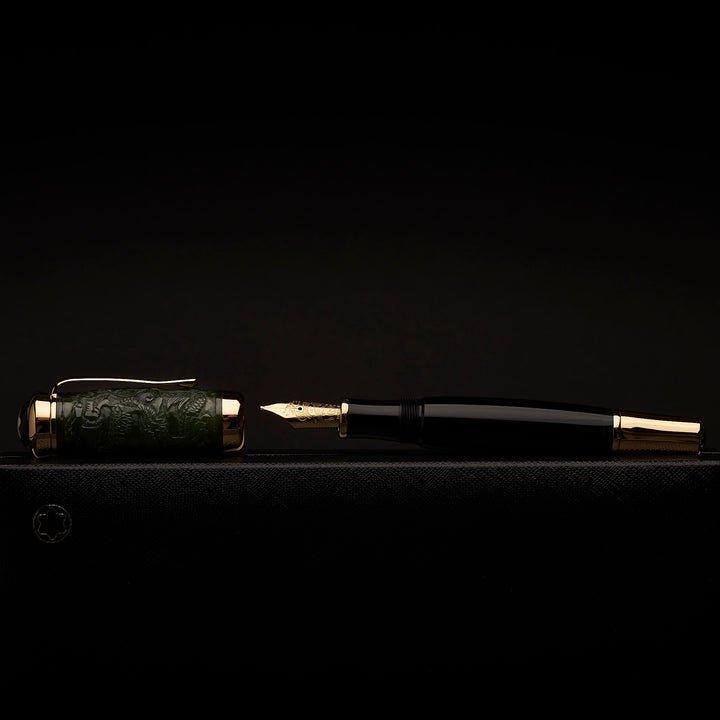 Montblanc Limited Edition 2002 Qing Dynasty Fountain Pen ID 7869 Model 28678