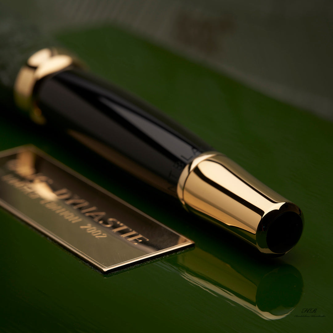 Montblanc Limited Edition 2002 Qing Dynasty Fountain Pen ID 7869 Model 28678