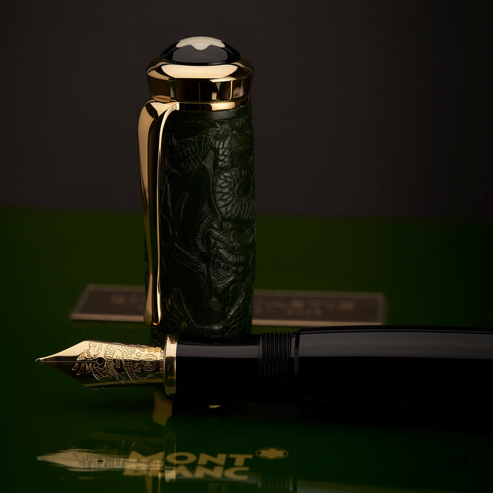 Montblanc Limited Edition 2002 Qing Dynasty Fountain Pen ID 7869 Model 28678
