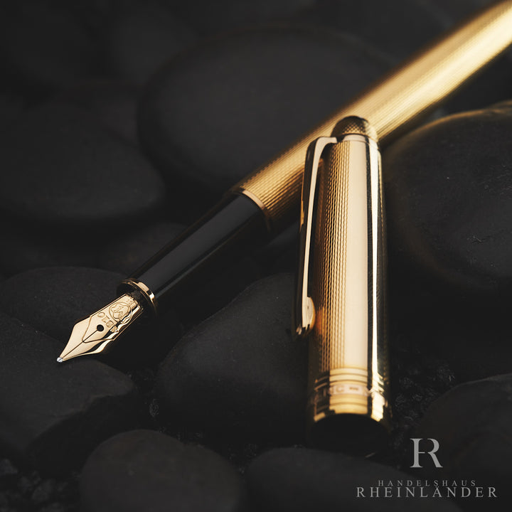 Montblanc Meisterstück Solitaire Gold Plated Barleycorn Fountain Pen 1444 ID 