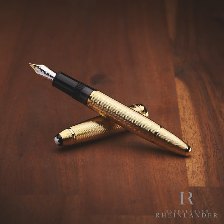 Montblanc Meisterstück Solitaire LeGrand Gold Plated Fine Grain Fountain Pen 1464 