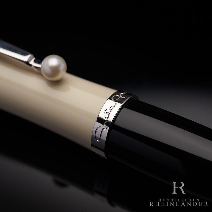 Montblanc Muses Line Greta Garbo Special Edition Ballpoint Pen ID 36121 OVP
