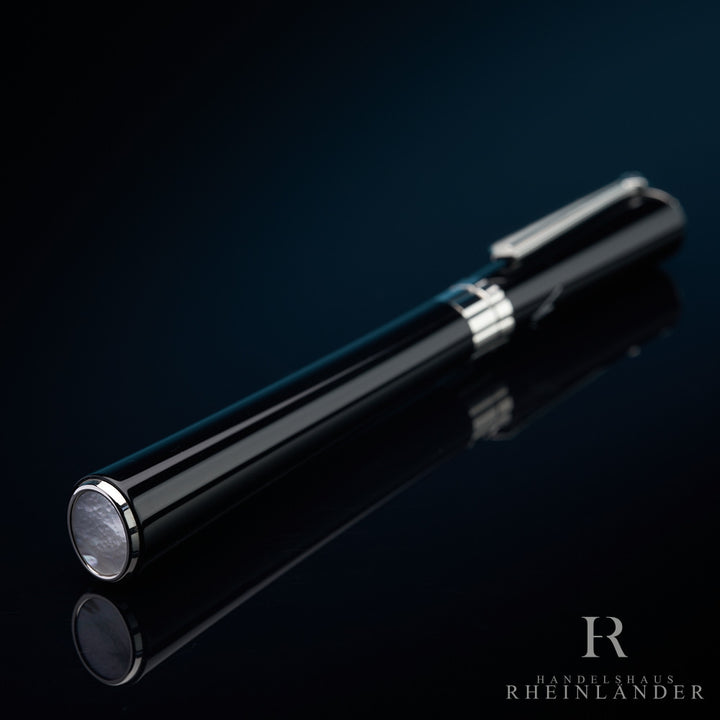 Montblanc Muses Line Marlene Dietrich Special Edition fountain pen ID 101400