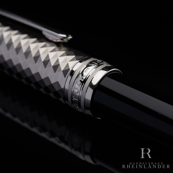 Montblanc Solitaire Doue Geometric Dimension Platinum Classique fountain pen ID 113334