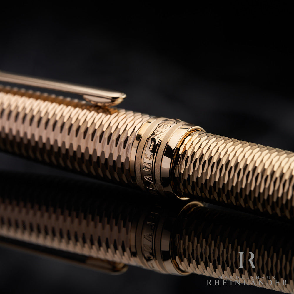 Montblanc Solitaire Geometry Champagne Gold Ballpoint Pen ID 132134-118103