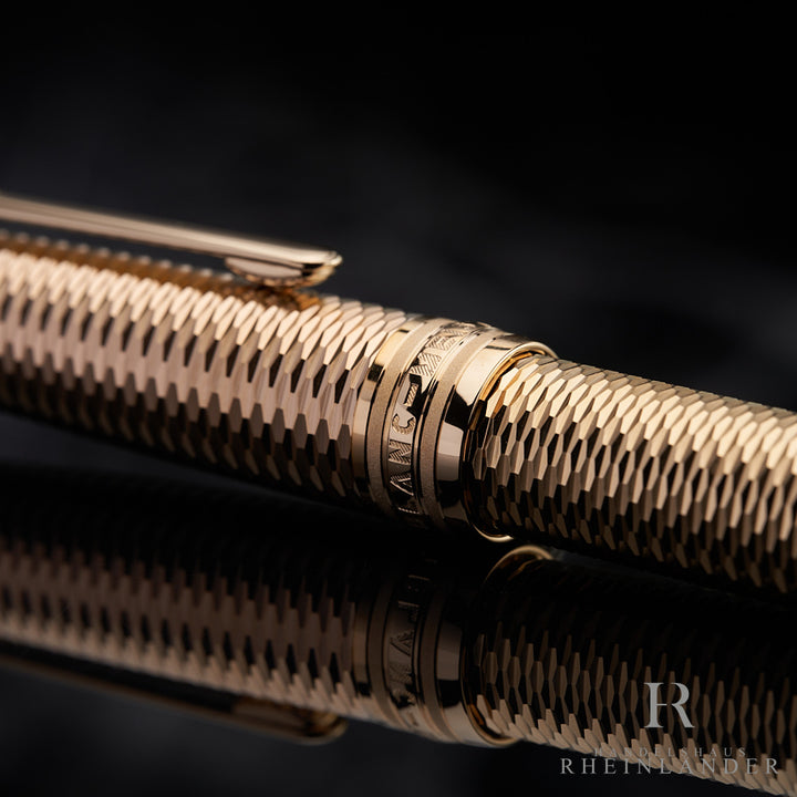 Montblanc Solitaire Geometry Champagne Gold Ballpoint Pen ID 132134-118103