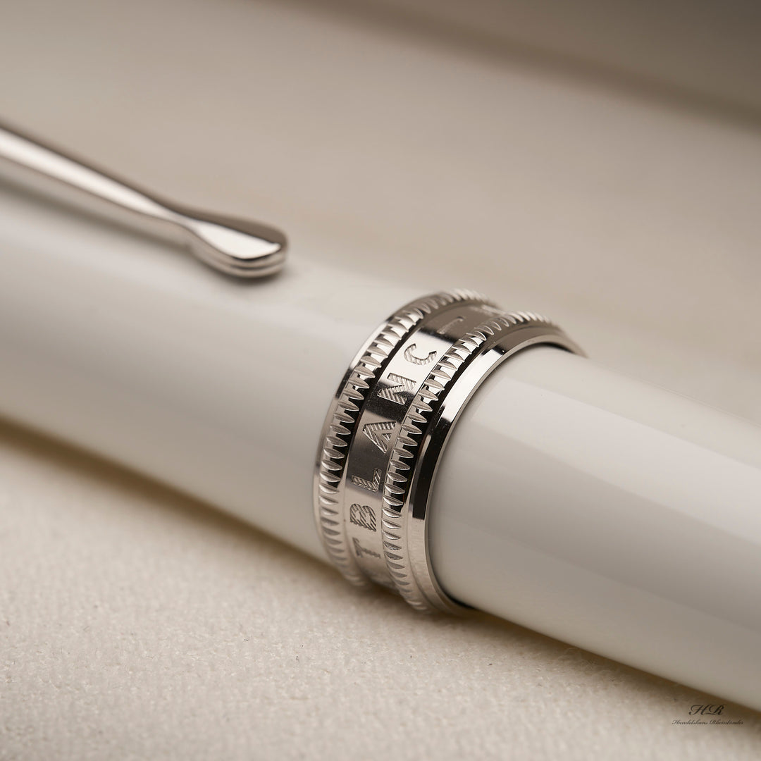 Montblanc Special Edition from 2017 Bonheur ID 114831 fountain pen with original packaging