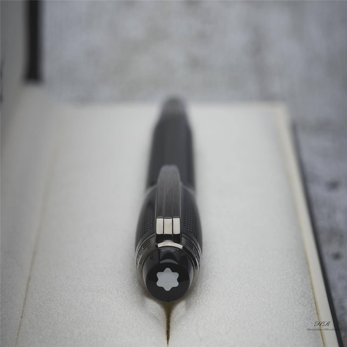 Montblanc Starwalker Extreme Roller Ball Fine Liner Black Resin ID