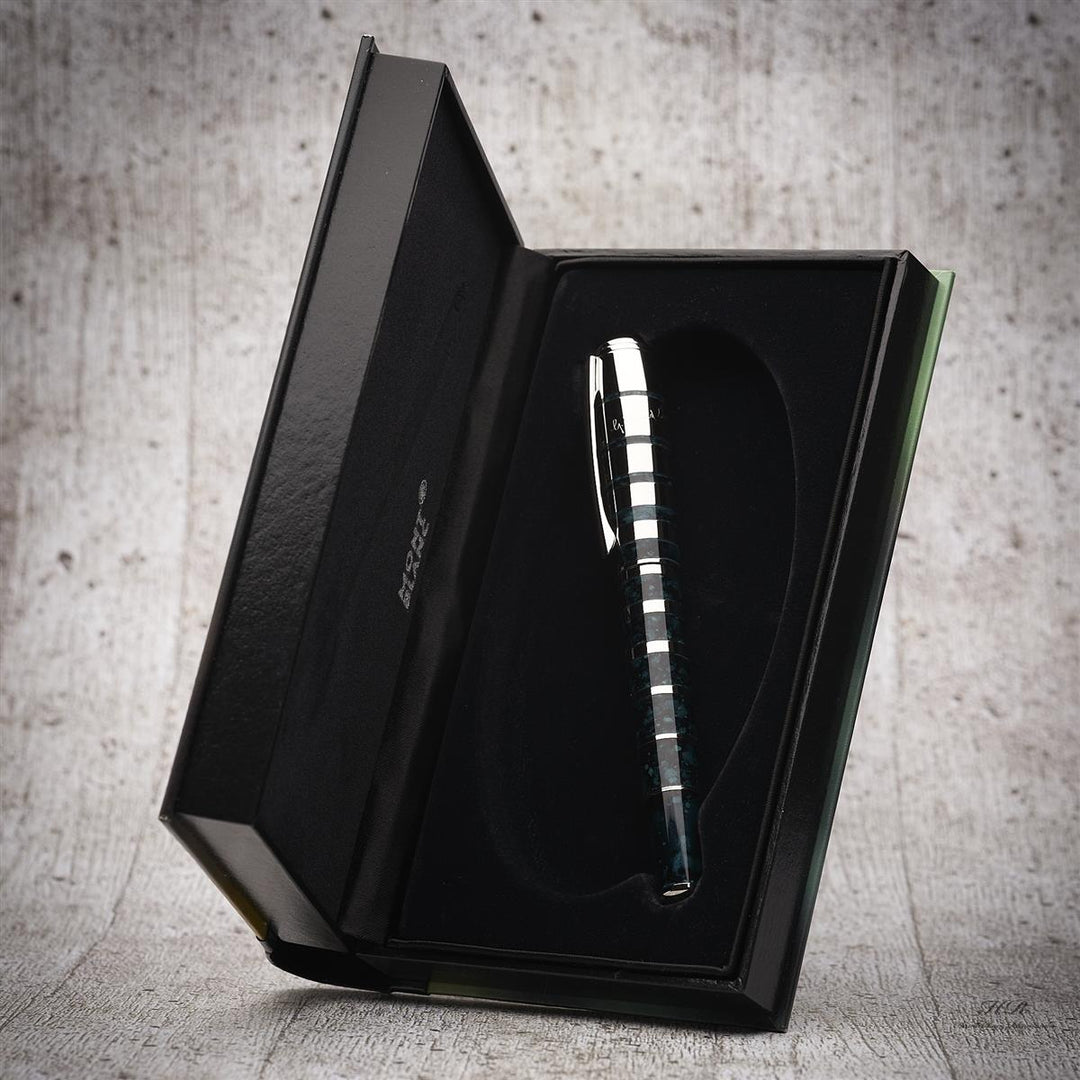 Montblanc Writers Edition Fountain Pen COLLECTION E Hemingway 1992 - Brothers Grimm 2022