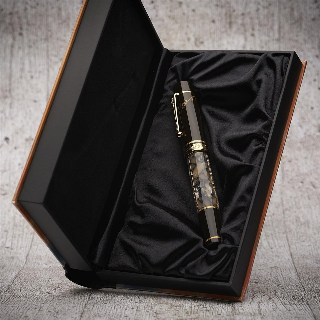 Montblanc Writers Edition Fountain Pen COLLECTION E Hemingway 1992 - Brothers Grimm 2022