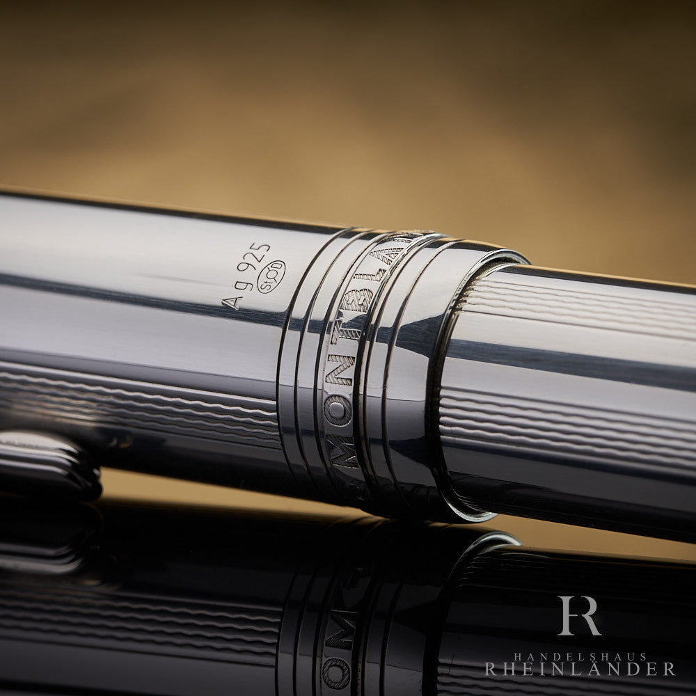 Nahaufnahme der Kappenringe mit Gravuren und Silber-Punze am Montblanc Pure Silver Füllfederhalter 