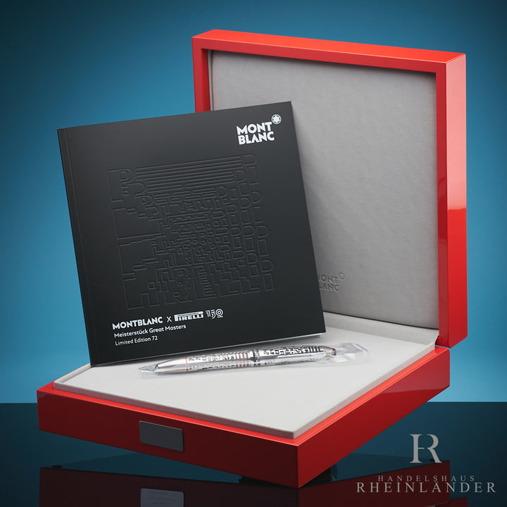 Weißgold-Füller von Montblanc mit Serviceguide in geöffneter, rot lackierter Geschenkbox liegend fotografiert