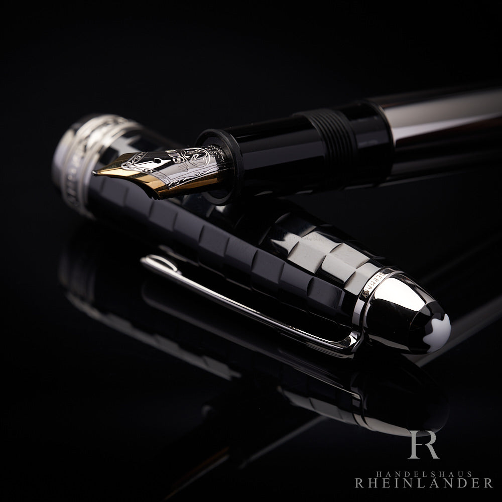 Montblanc Solitaire Ceramics Black Prisma Le Grand fountain pen ID 103100 orig
