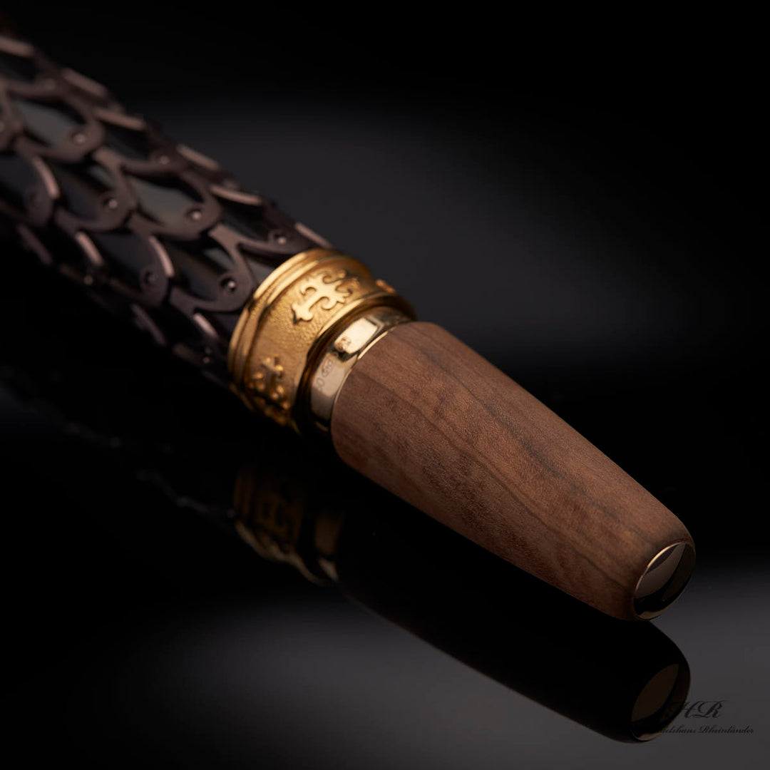 Hölzerner Konus mit Massivgold-Beschlägen des Montblanc Genghis Khan Limited Edition 88 Füllfederhalters