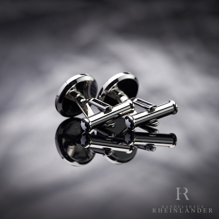 Great Gatsby Manschettenknöpfe liegend Ansicht von hinten vor silbernem Hintergrund