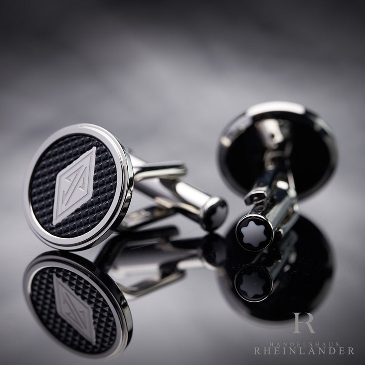 Montblanc Emblem und Great Gatsby Logo auf den Montblanc Manschettenknöpfen liegend