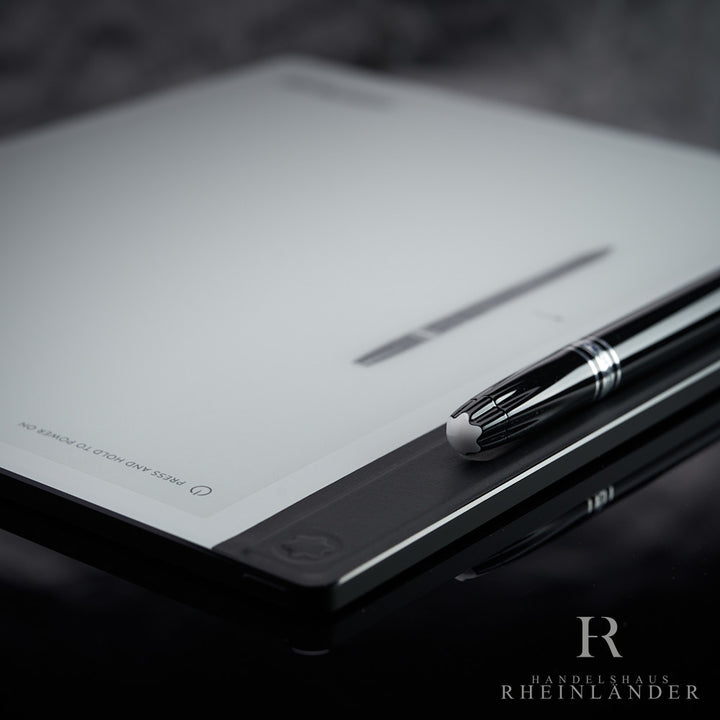 Nahaufnahme des Montblanc Digital Papers mit dem Kappenkopf des Digital Pens