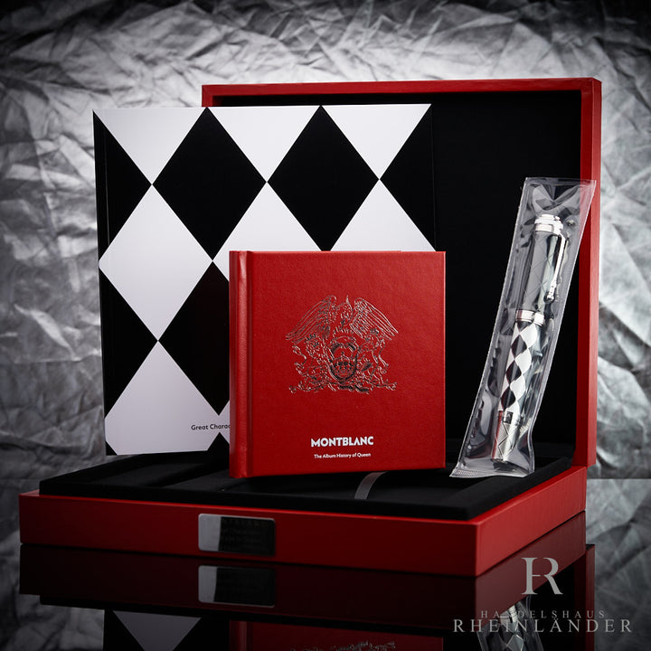 Montblanc Queen Rollerball verschweißt, stehen in der aufgeklappten Originalverpackung mit rotem Begleitbuch
