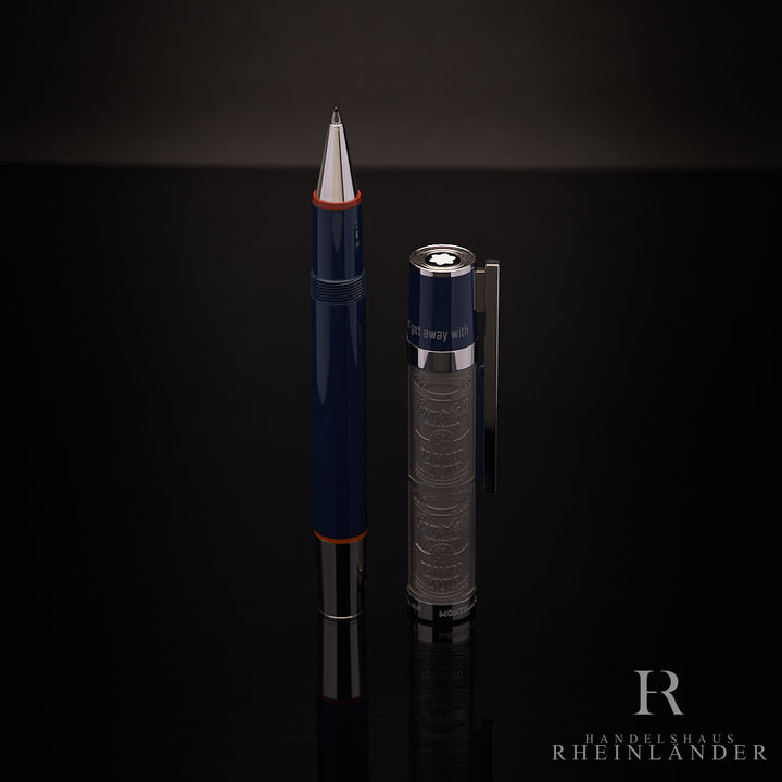 offener Montblanc Andy Warhol Rollerball stehend mit daneben stehender Kappe vor schwarzem Hintergrund