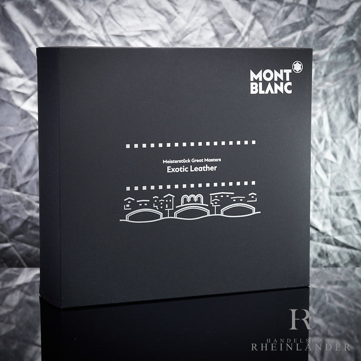Schwarze Originalverpackung des Montblanc Great Masters Alligator Füllers stehend vor silbernem Hintergrund